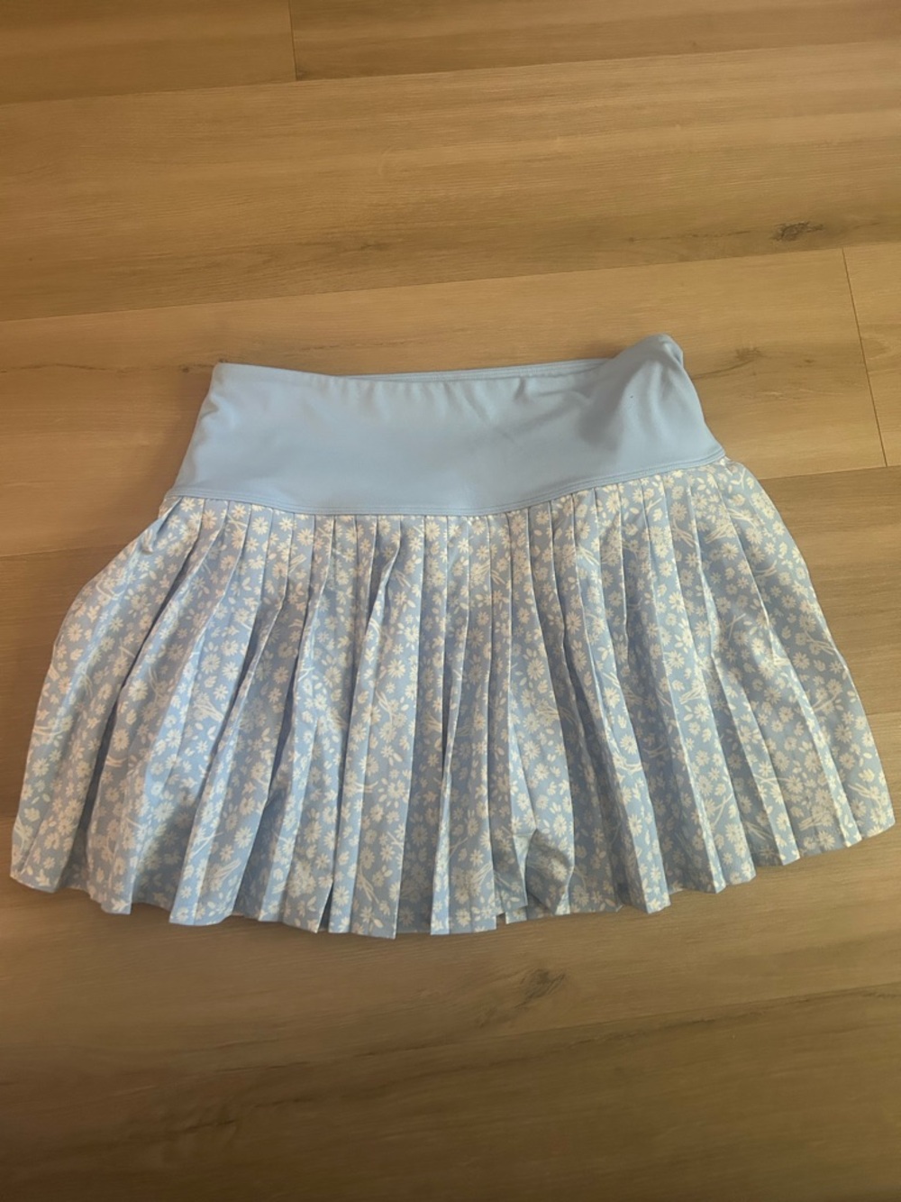 PINK Victoria's Secret Light Blue Floral Pleated Mini Skirt